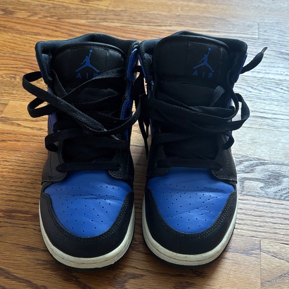 Nike - Picture 2 of 4